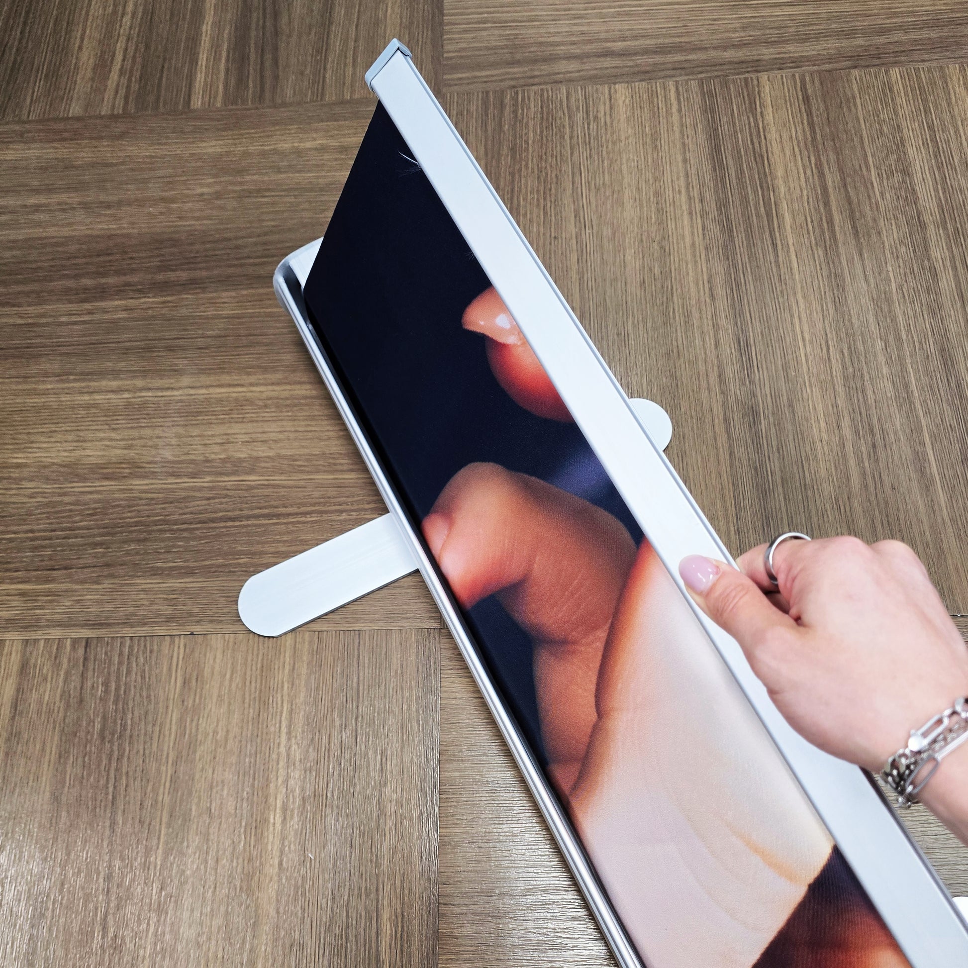 Roll Up Banner Stand | BONDIST